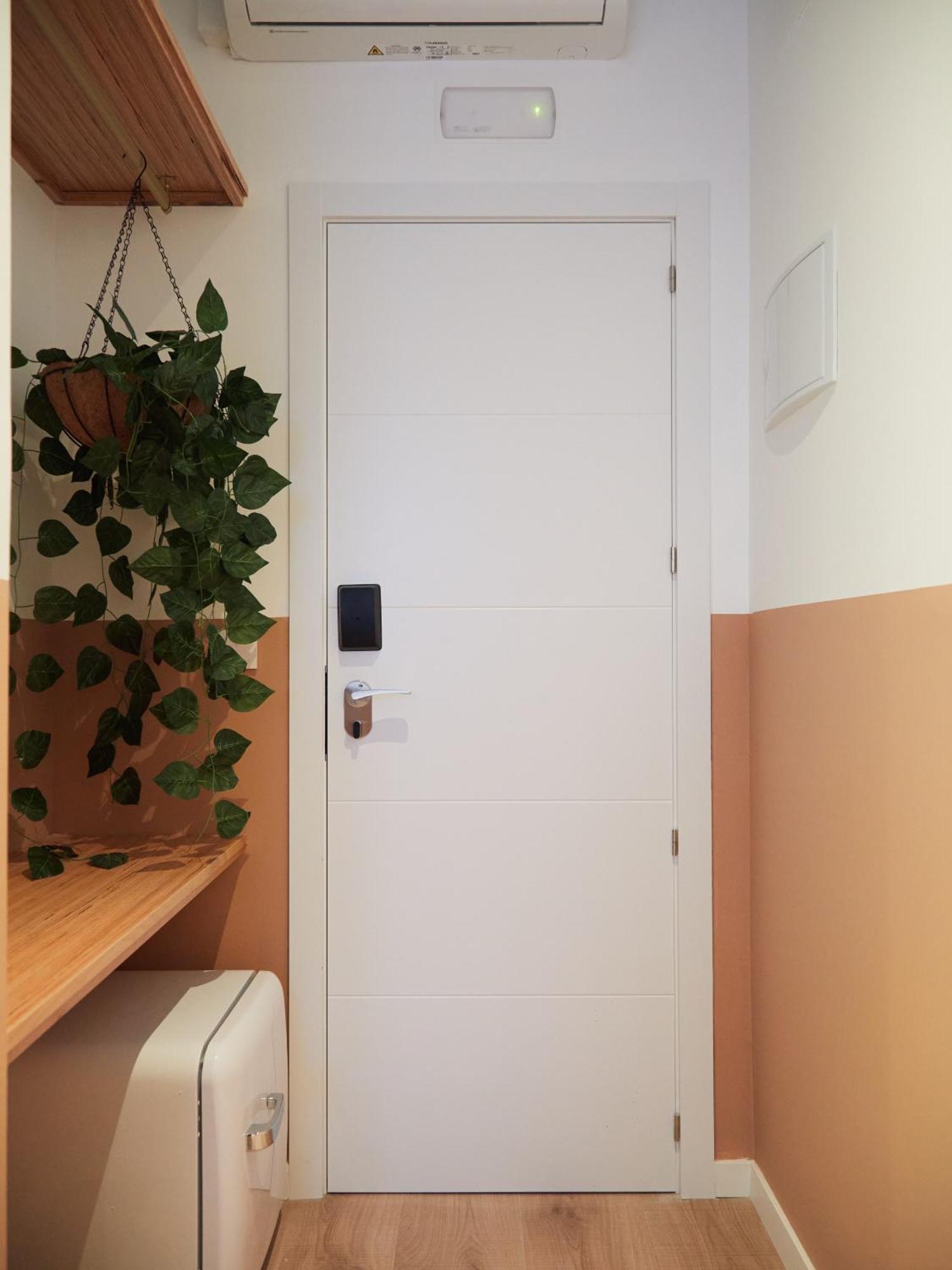 Ola Living Hostal Tetuan Madryt Zewnętrze zdjęcie