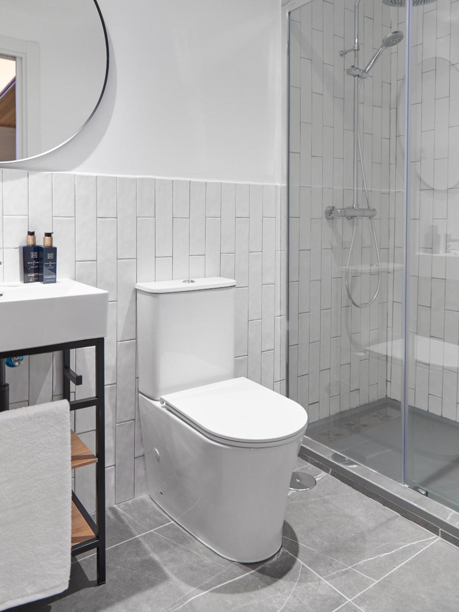 Ola Living Hostal Tetuan Madryt Zewnętrze zdjęcie
